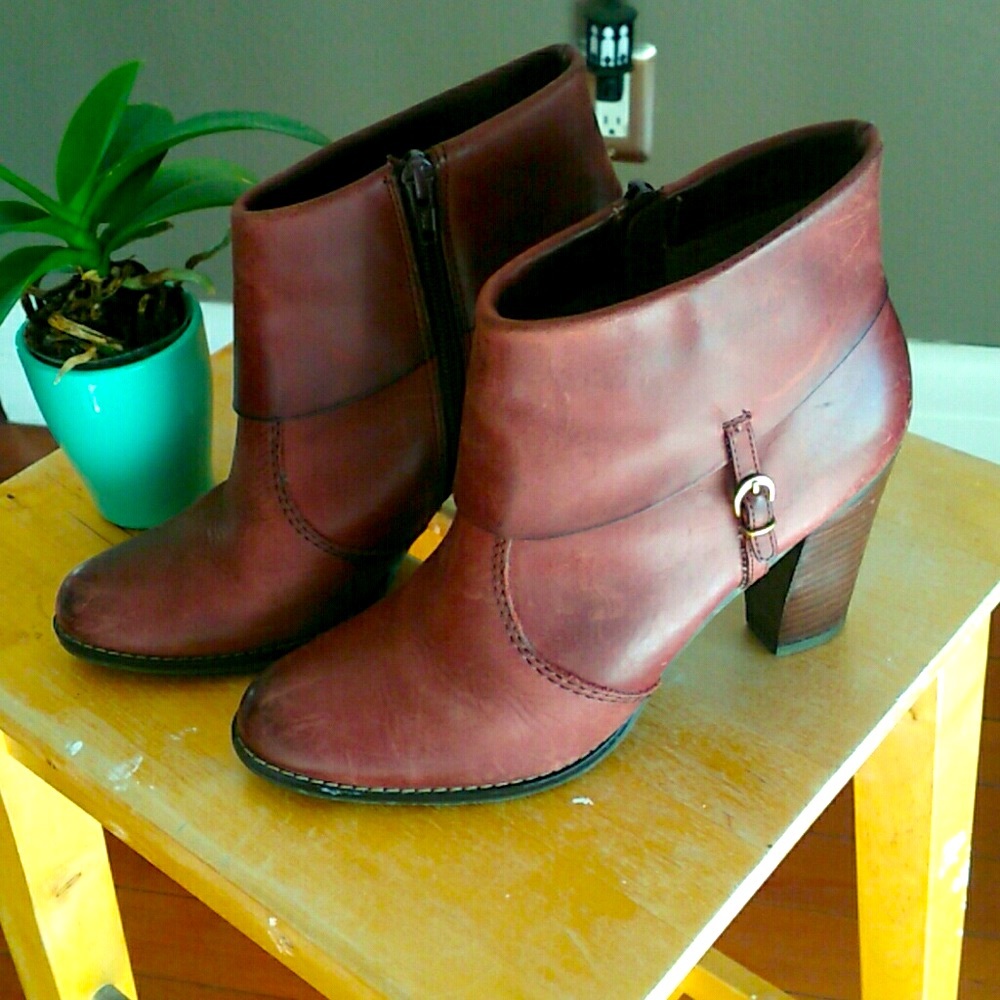 Nicole Ankle Boots Leather